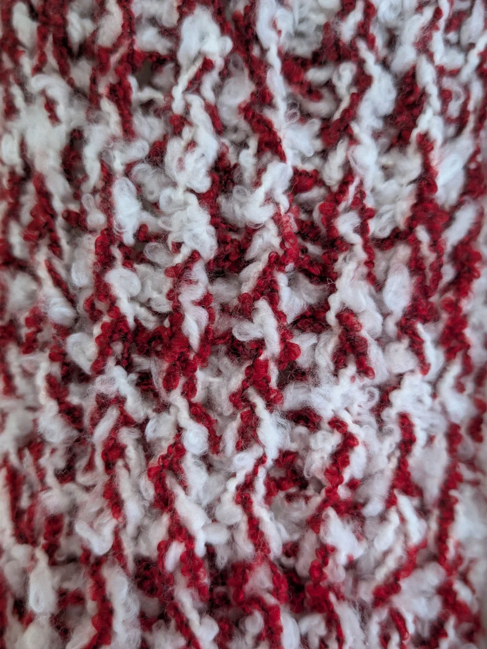Elegant Knit Scarf in Red and White